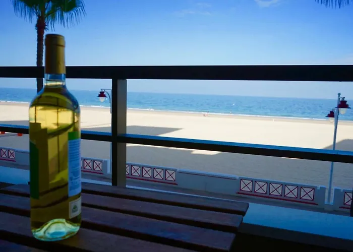 Victoria Beach Sunset Lounge